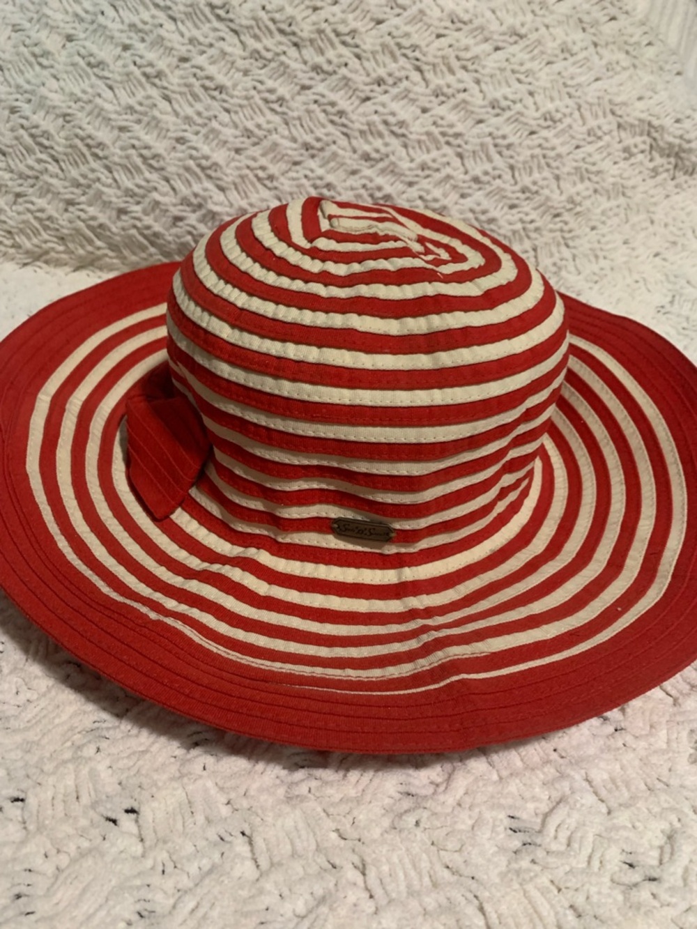 Striped Red and White Sun Hat with Bow - Picture 2 of 5